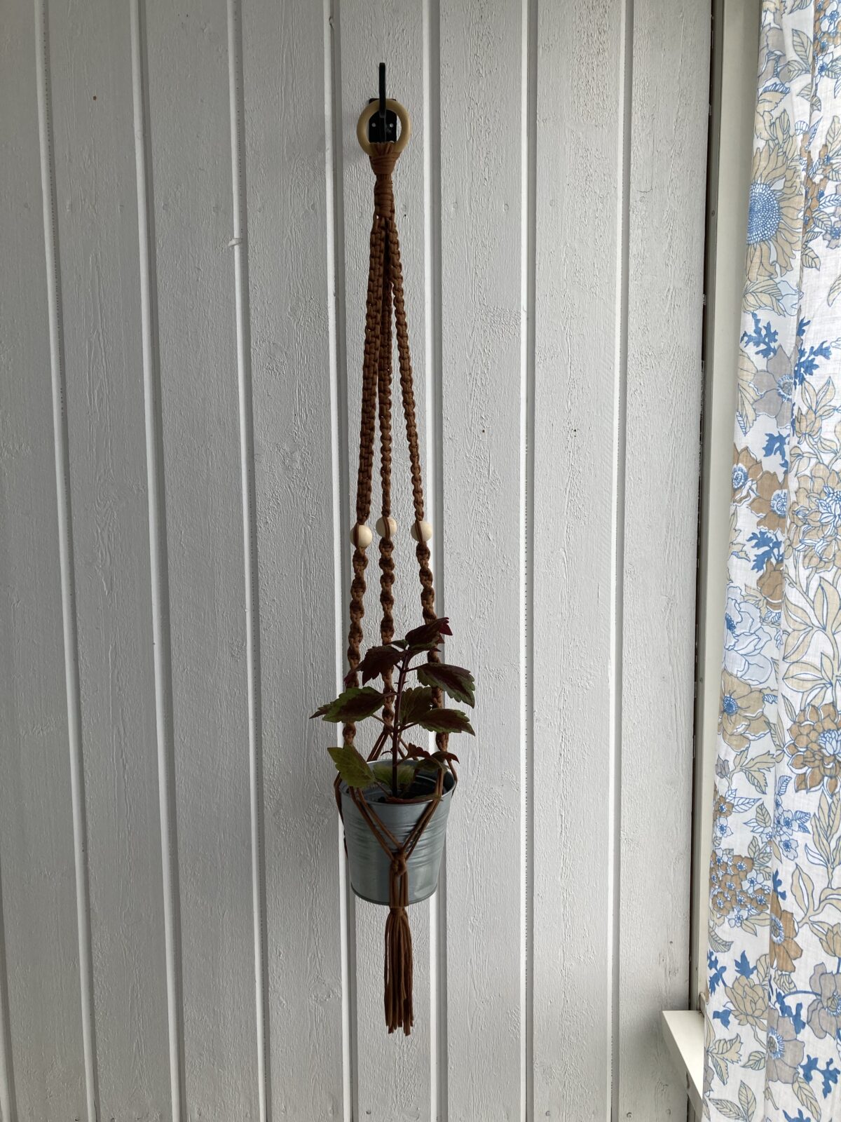 Ampel med träkulor - Mocka 100 cm - Bild 2