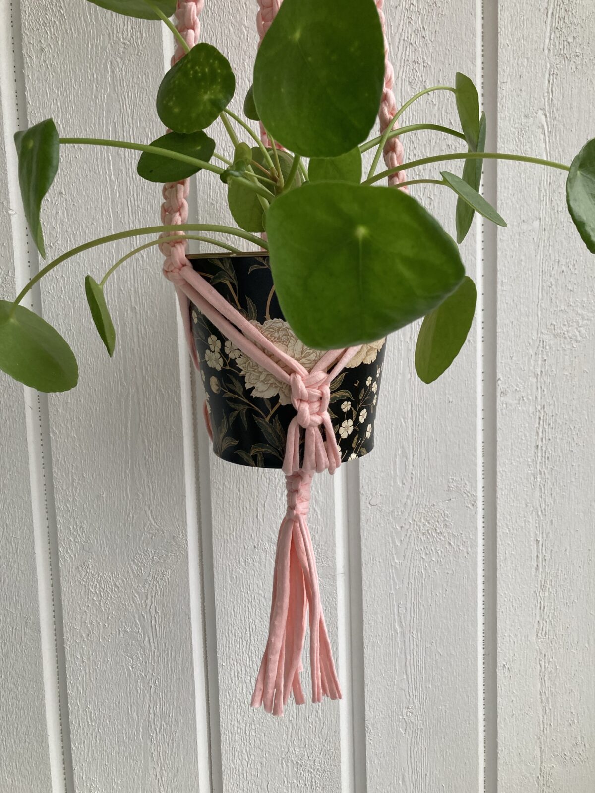Korallrosa ampel med träpärlor - 90 cm - Bild 2