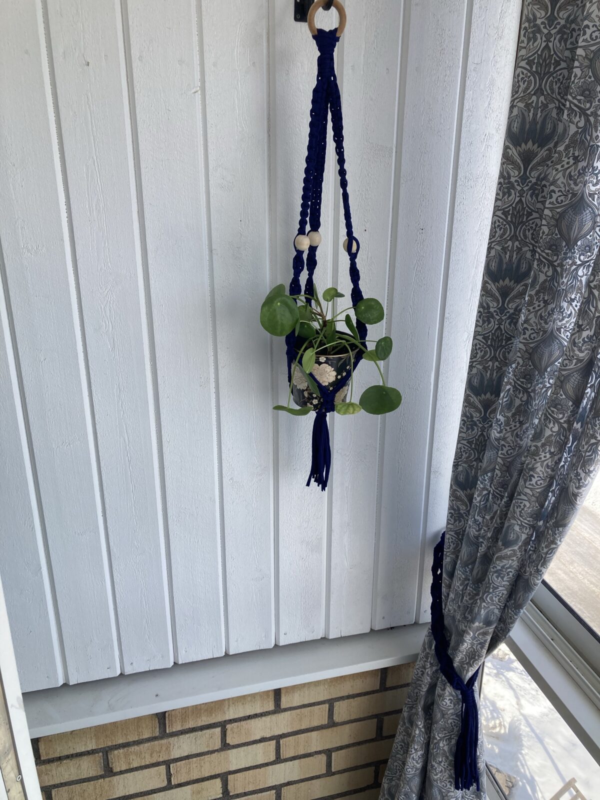 Mörkblå ampel med träpärlor - 80 cm - Bild 4